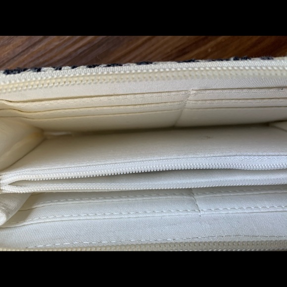 Roxy Wallet (Matching purse sold separately) - Picture 4 of 8